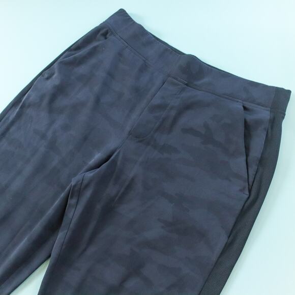 Athleta Brooklyn Navy Blue Camo Straight Leg Ankle Athletic Pants Size 12 - Picture 3 of 10